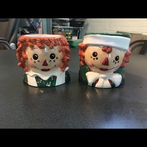 Set of Raggedy Ann and Andy mugs